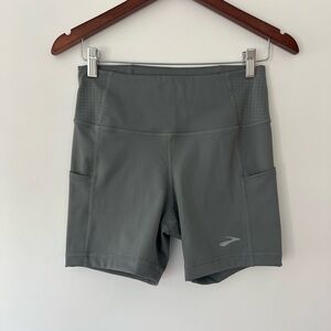 Gray Steel Women's brooks athletic Shorts, medium